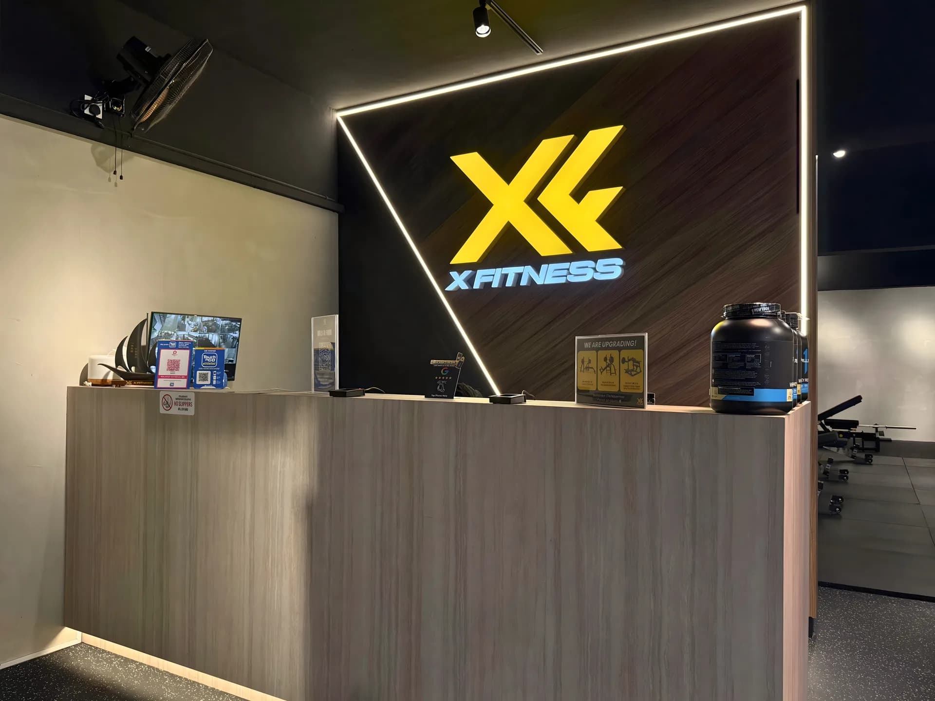 RECEPTION & COUNTER